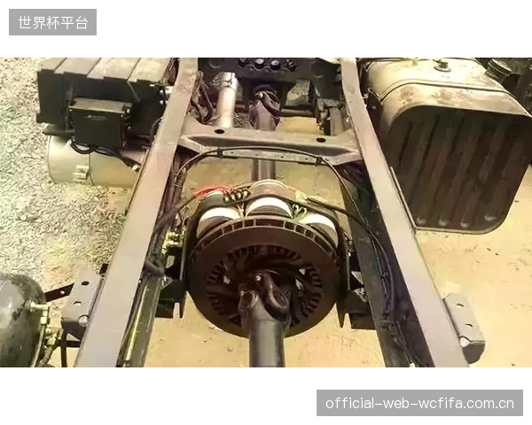 得益于非接触涡流制动，主流设备运行噪音低于60分贝，但高强度使用后的温升可能导致金属部件热胀，产生异响